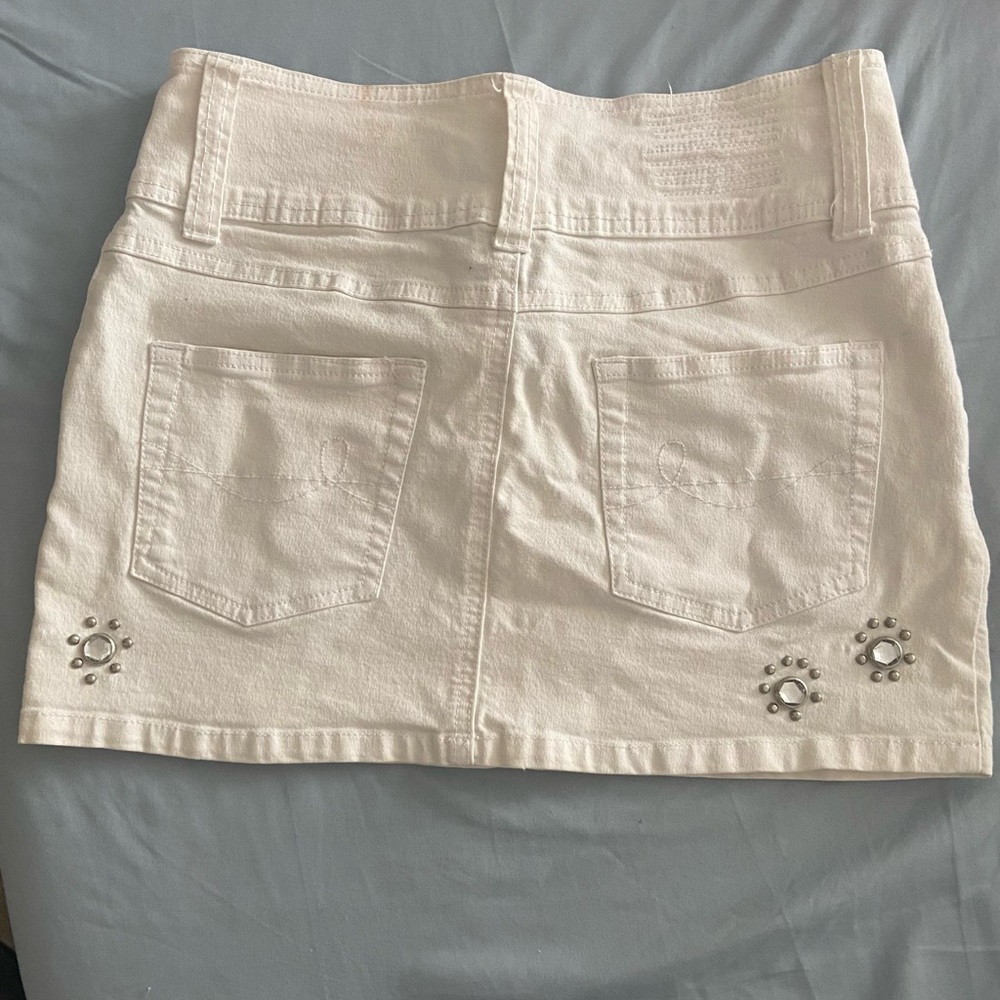 white y2k mini skirt - Picture 2 of 2